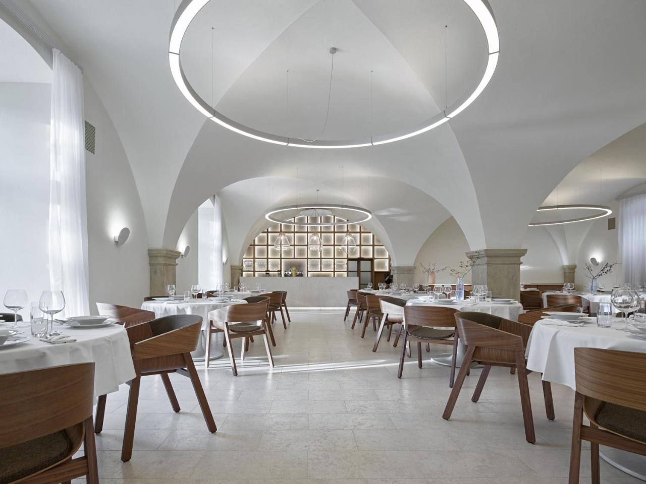Lotrinsky Hotel Velké Pavlovice 외부 사진