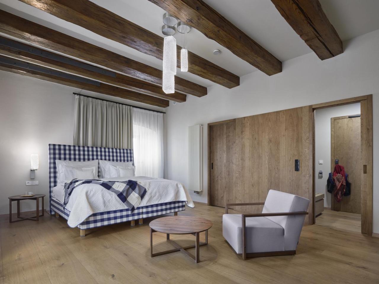 Lotrinsky Hotel Velké Pavlovice 외부 사진