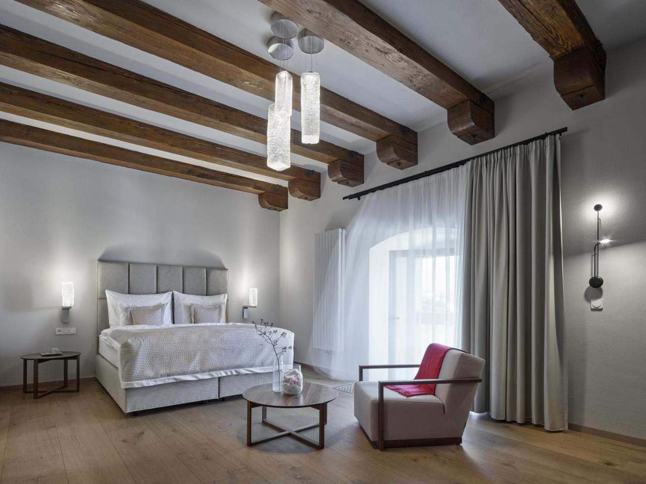 Lotrinsky Hotel Velké Pavlovice 외부 사진