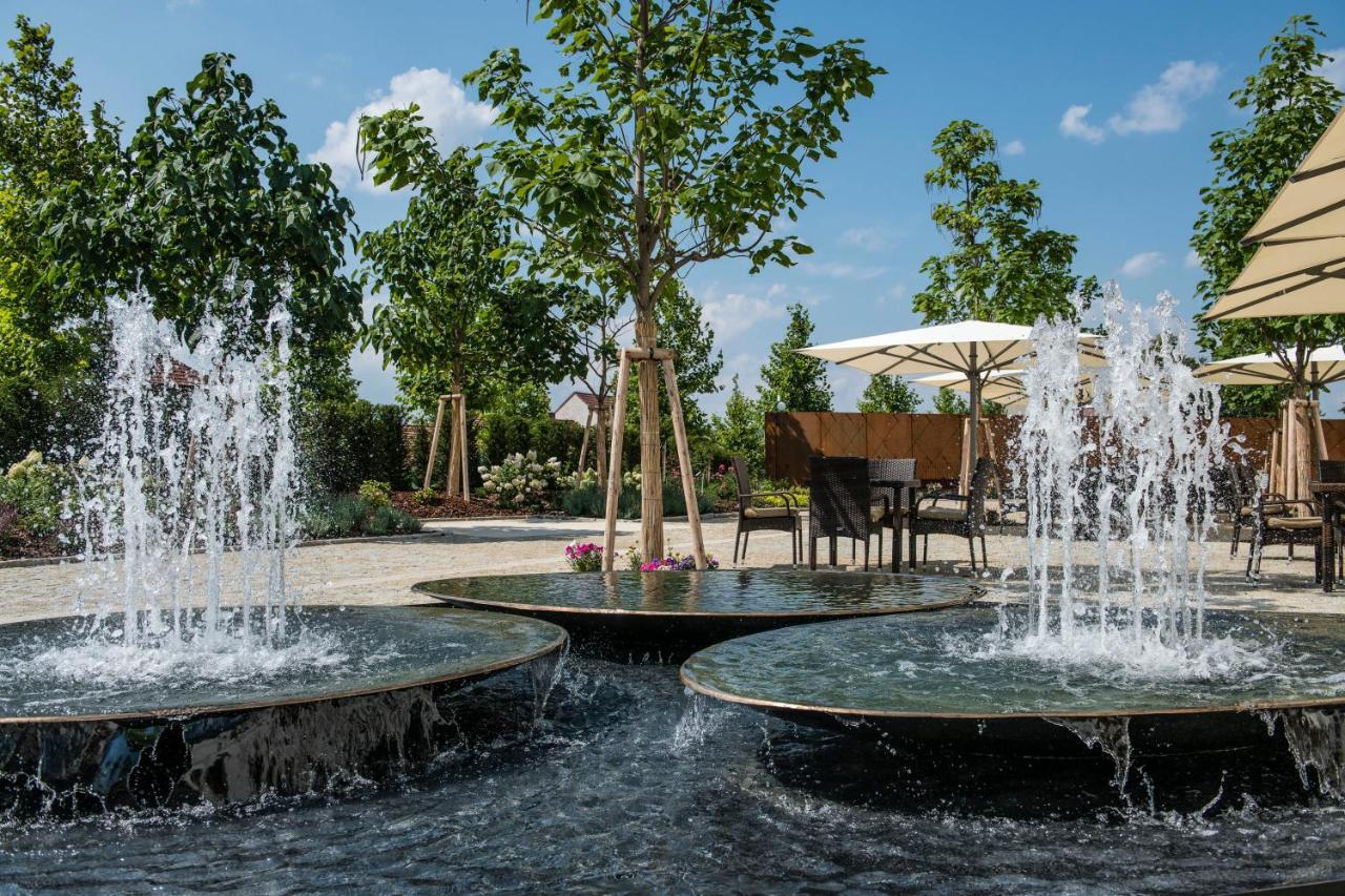 Lotrinsky Hotel Velké Pavlovice 외부 사진